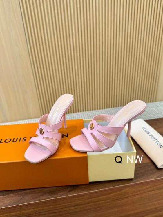 Picture of Louis Vuitton Shoes _SKULVsz35-40WN060112521
